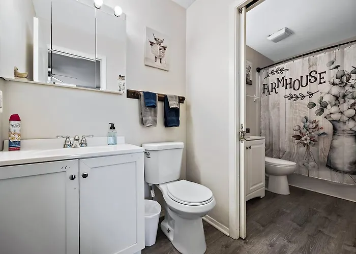 Сasa de vacaciones No Stairs/workers/family/parkng/gameroom&yard Montgomery